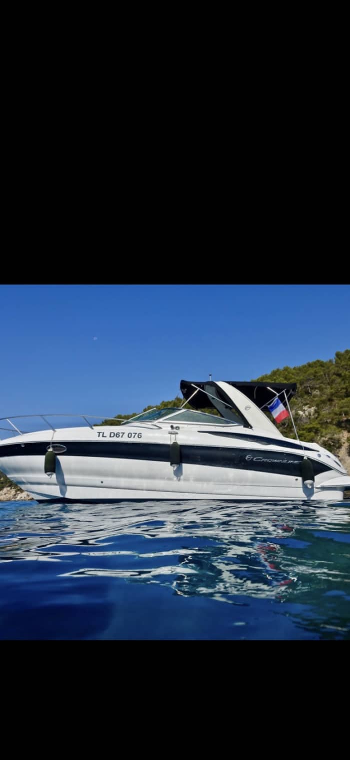 Profitez d'une excursion de 8h30 en bateau à moteur pour explorer Six-Fours-les-Plages.