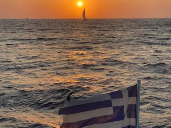 Golden Hour Escape: rejs o zachodzie słońca z Kardameny