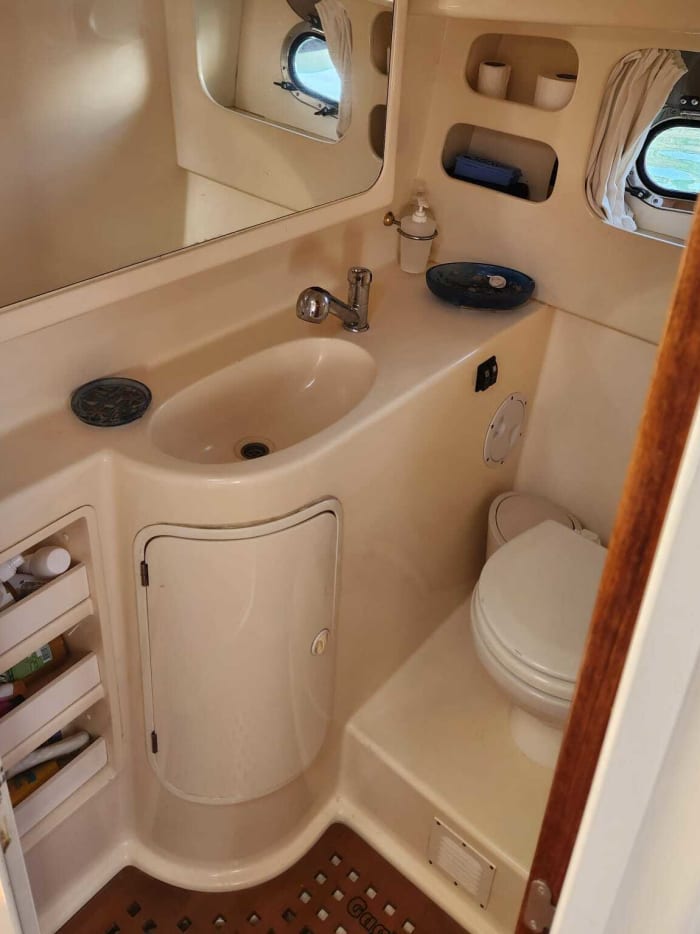 Ihr privates Motorboot für einen Tag rund um Santa Marina Salina