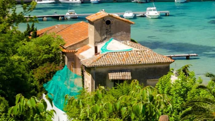 Une expérience nautique haut de gamme vers les îles de Lérins.