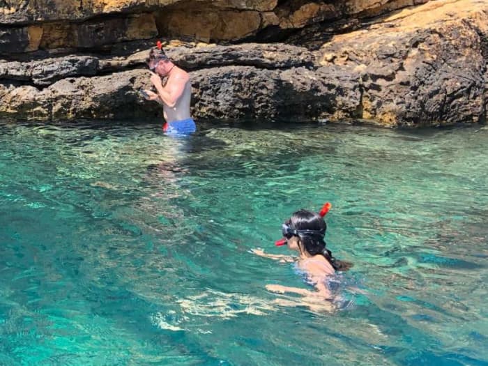 Journée découverte : Lagon Bleu et grottes marines d'Antiparos. Déjeuner Despotico à bord.