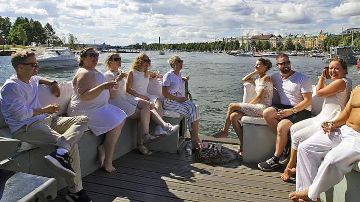Verbringen Sie einen ganzen Tag auf einem Hausboot in Helsinki