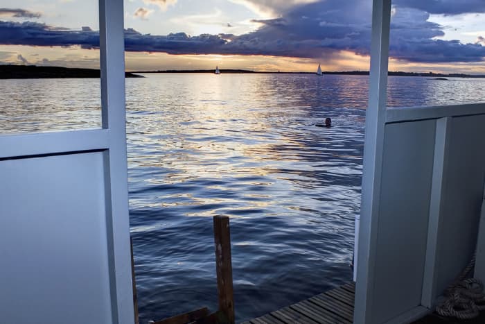Verbringen Sie einen ganzen Tag auf einem Hausboot in Helsinki