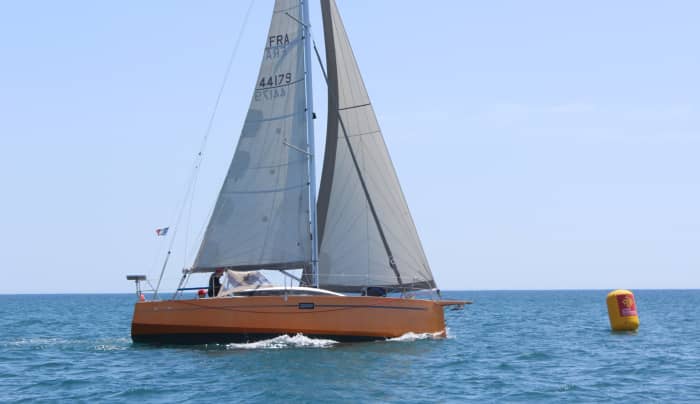 Een dagje zeilen voor het plezier op een RM890 zeilboot