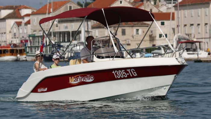 Enjoy the sun on a 9h boat trip in Trogir