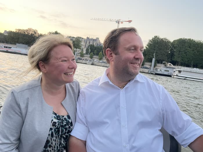 Half-day motorboat rental in Paris