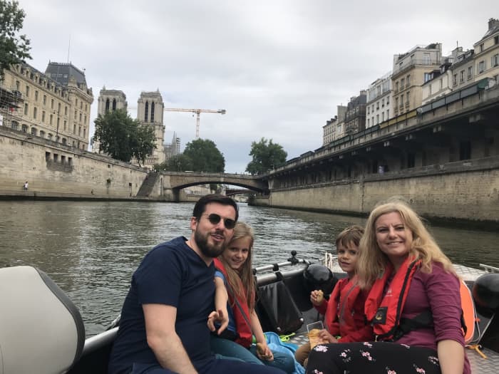 Half-day motorboat rental in Paris