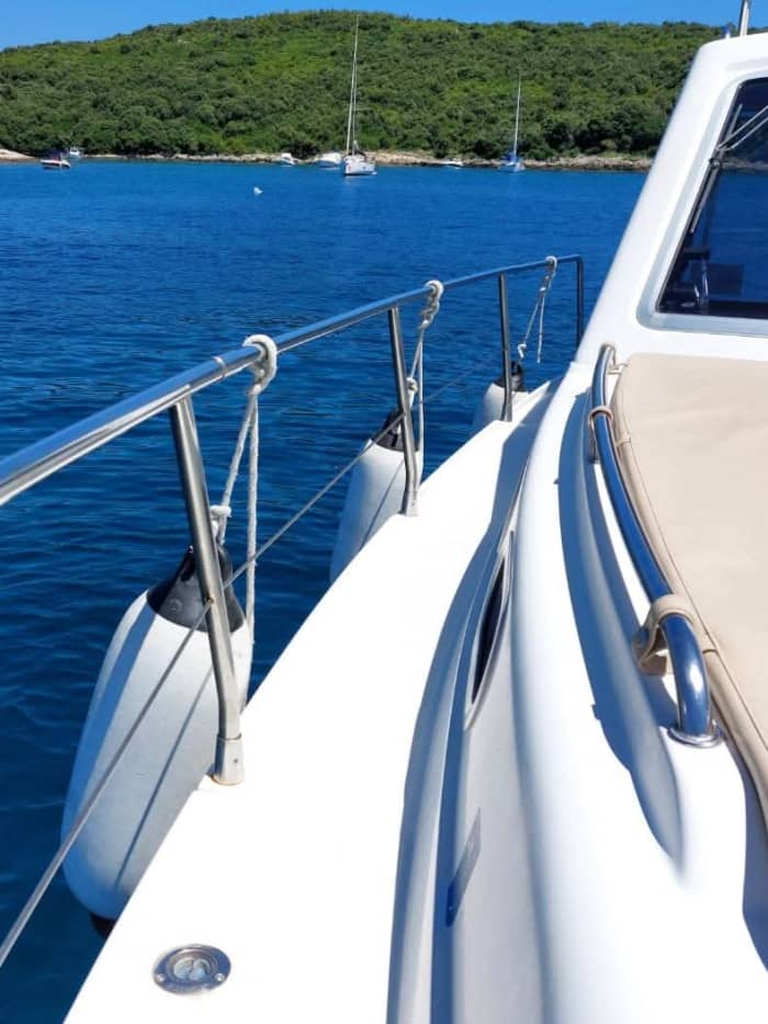 Excursion privée de 6h en bateau à Pula à bord du bateau ORCA MARE