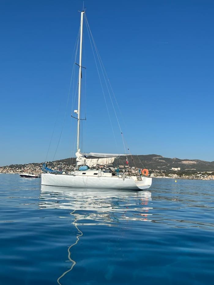 Discover La Ciotat on a full-day sailboat trip