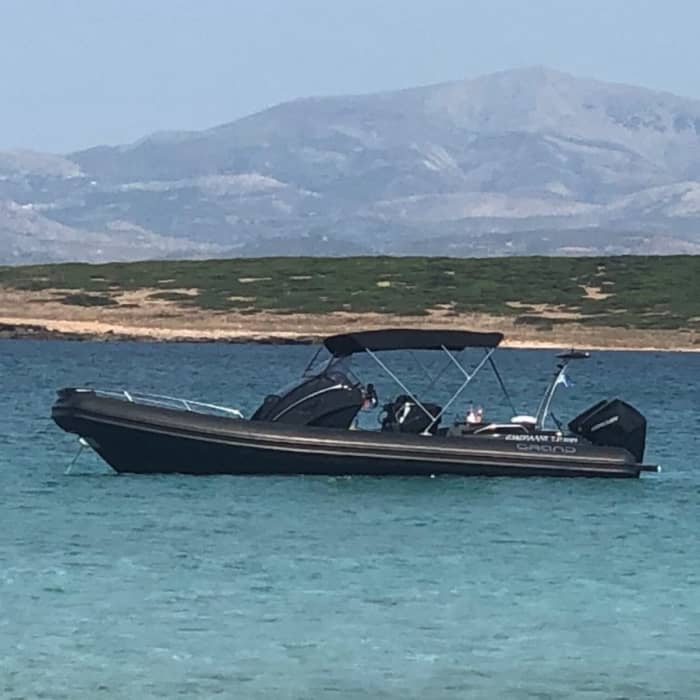 Your day in Paros: Rent a motorboat for 8h of discovery