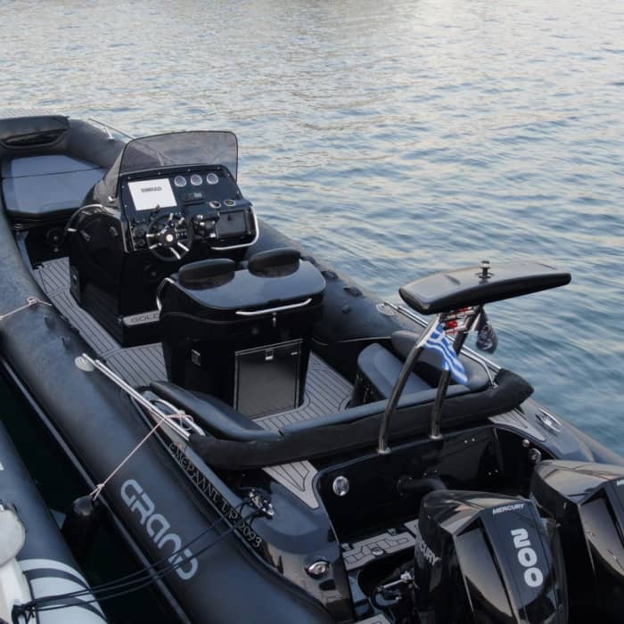 Your day in Paros: Rent a motorboat for 8h of discovery
