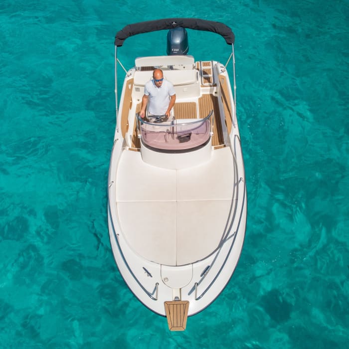 Relájate en un paseo en barco de 4 horas en Dubrovnik.