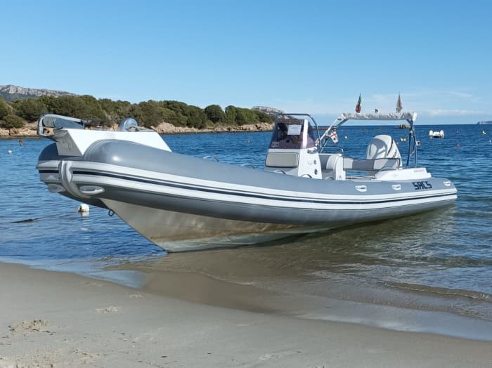 Geniet van een 8 uur durende boottocht om de Golfo Aranci te verkennen.