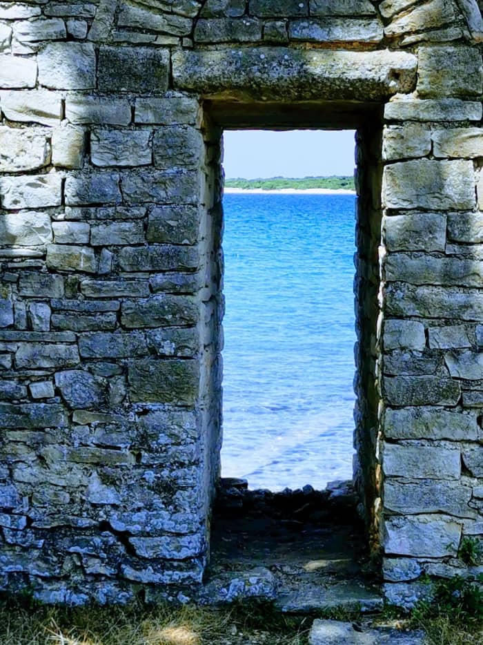 Aventura de 8 horas en Brijuni: explora Veli Brijun, las bahías y Rovinj