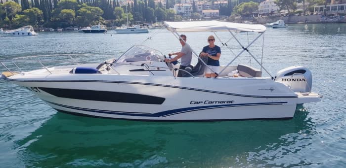 Ihr Tag in Cavtat: Mieten Sie ein Motorboot für einen ganzen Tag voller Entdeckungen