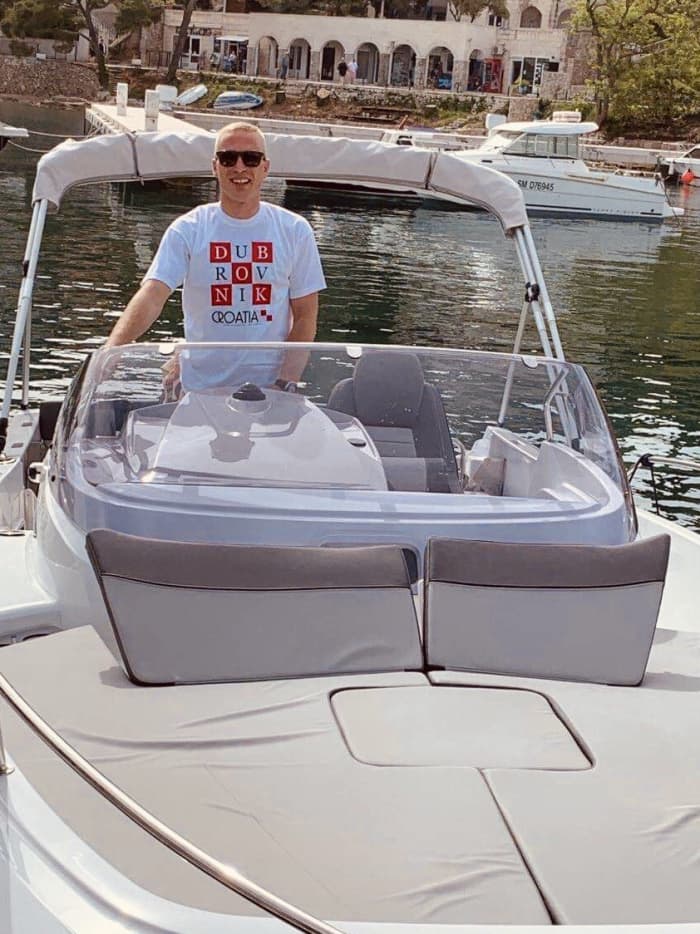 Ihr Tag in Cavtat: Mieten Sie ein Motorboot für einen ganzen Tag voller Entdeckungen
