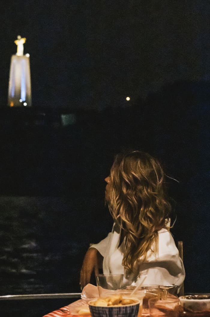 Lisbon: Celebrate New Year's Eve and enjoy the show on board a catamaran