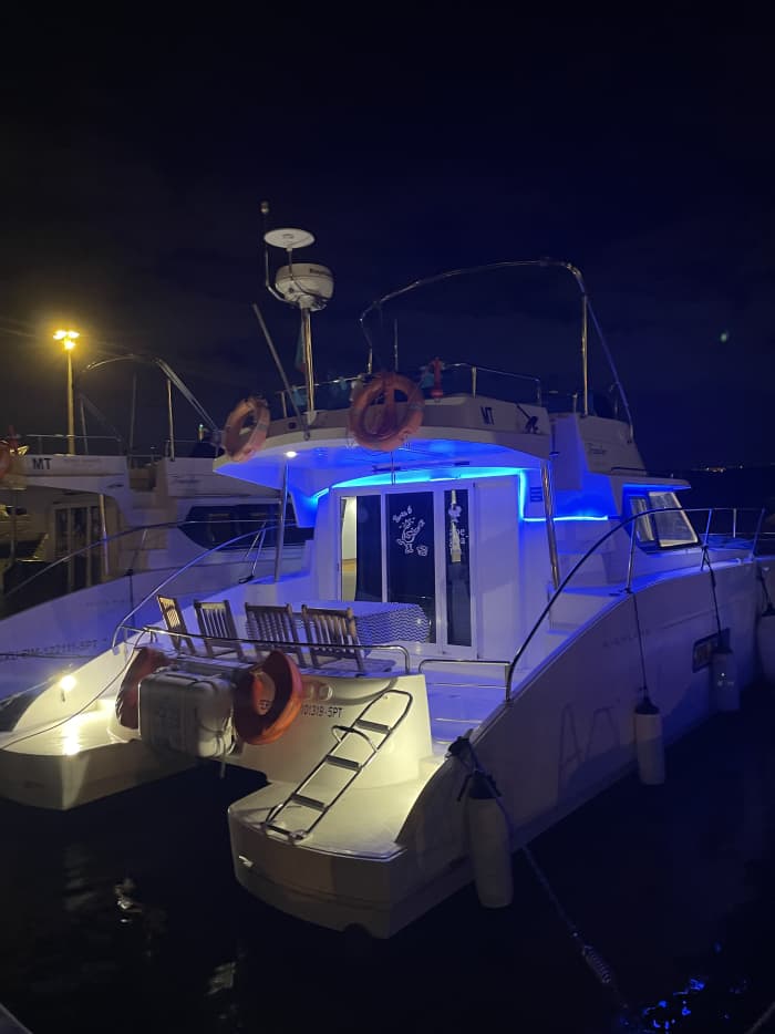 Lisbon: Celebrate New Year's Eve and enjoy the show on board a catamaran