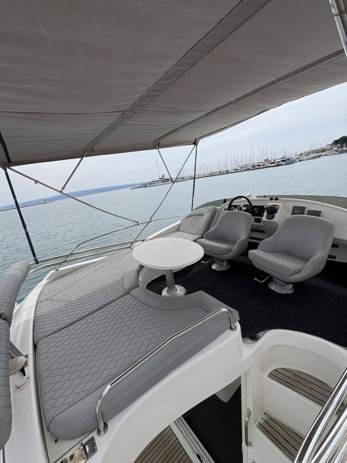 Cruise "Adriatische ontsnapping: verborgen schatten van Split tot Šolta"