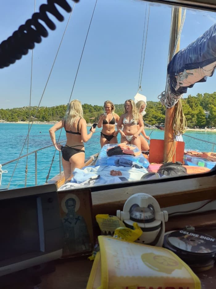 Your own Greek Odyssey: A 7h voyage on a sailboat