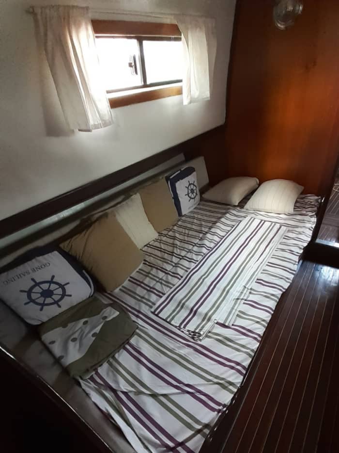 Your own Greek Odyssey: A 7h voyage on a sailboat