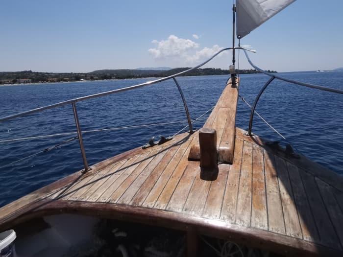 Your own Greek Odyssey: A 7h voyage on a sailboat