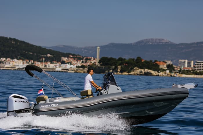 Genießen Sie die Sonne auf einer 9-stündigen Bootstour in Split.