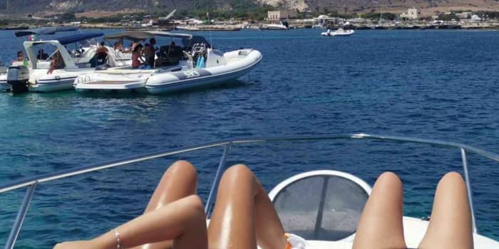 Ihr Tag in Marsala: Mieten Sie ein Motorboot für 8,5 Stunden voller Entdeckungen