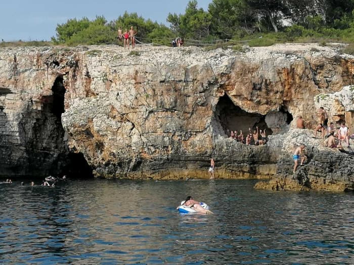 Pula escape: 2h of relaxation on a motorboat