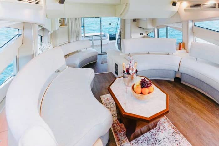 Dubai Marina: 4-Hour Premium Full Coastal Discovery