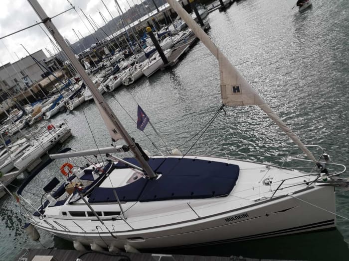 Take 8h to discover the hidden magic of Lisbon from the waves