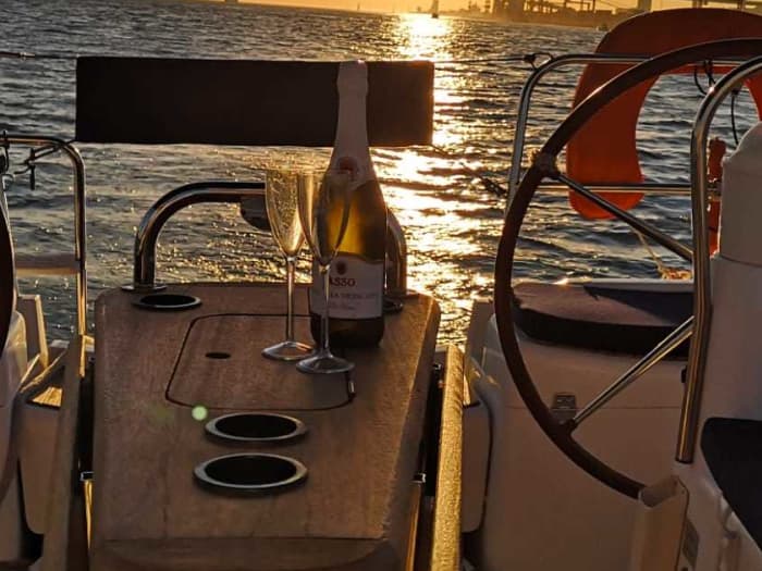 Take 8h to discover the hidden magic of Lisbon from the waves