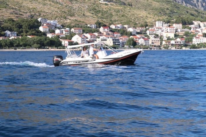 Enjoy the sun on a 8h boat trip in Omiš