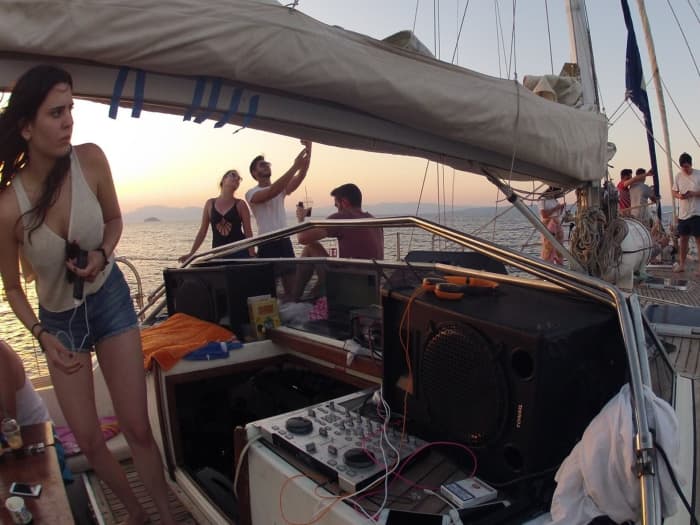 Spend a 9h sailing around Palaio Faliro on a sailboat