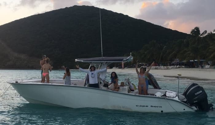 Profitez du soleil lors d'une excursion en bateau de 7 heures à Charlotte Amalie