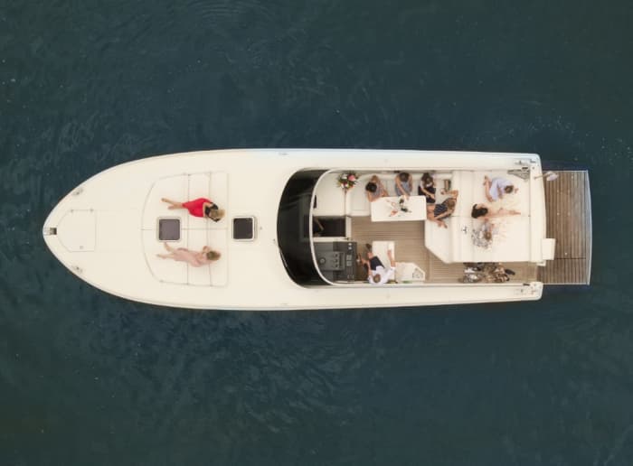 Birthday party on a yacht in Frankfurt with skyline view - 2 hours