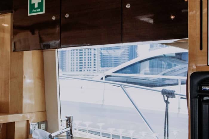 A full day of magic in Dubai on a motorboat