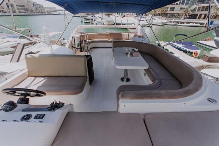 A full day of magic in Dubai on a motorboat