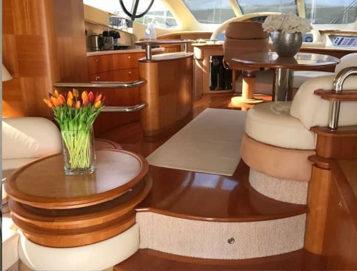 4-Hour BBQ Yacht Cruise in Abu Dhabi