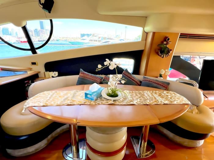 4-Hour BBQ Yacht Cruise in Abu Dhabi