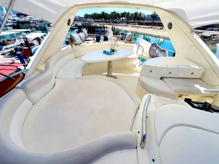 4-Hour BBQ Yacht Cruise in Abu Dhabi