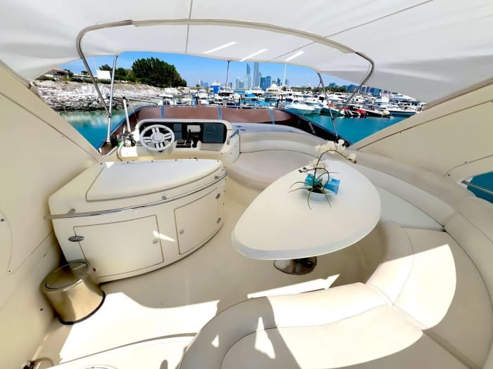 4-Hour BBQ Yacht Cruise in Abu Dhabi