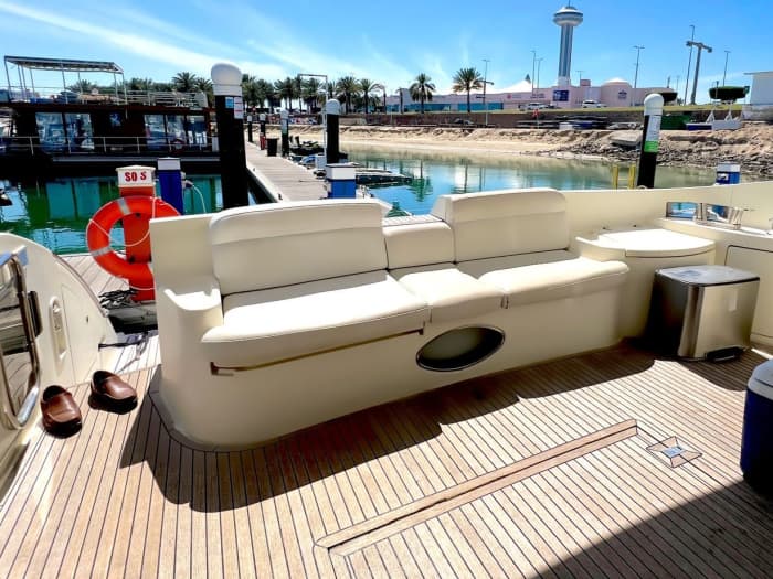 4-Hour BBQ Yacht Cruise in Abu Dhabi