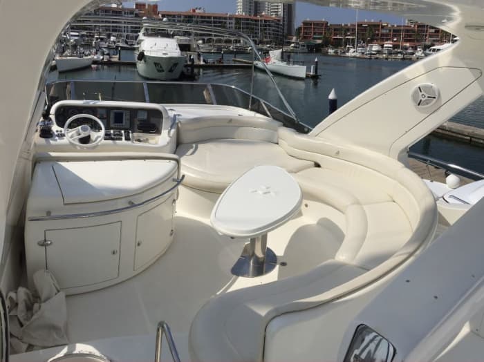 4-Hour BBQ Yacht Cruise in Abu Dhabi