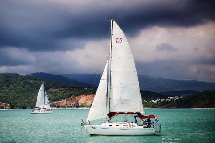 Breng een 7 uur durende zeiltocht door rond het district Ko Samui op een zeilboot.