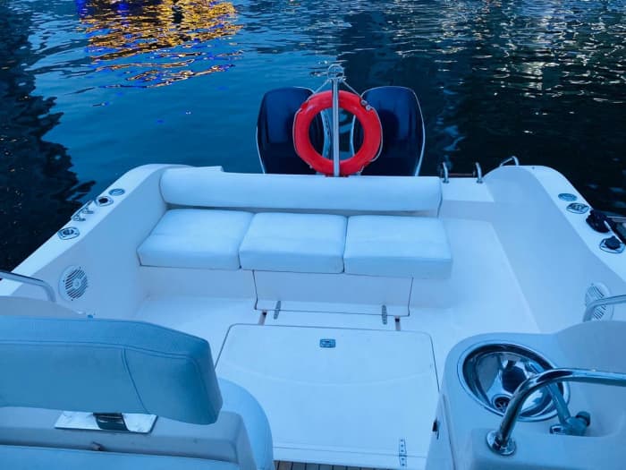 Take 9h to discover the hidden magic of Dubai from the waves