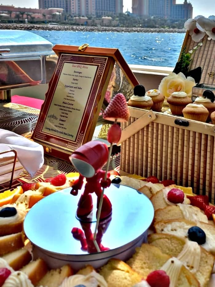 Enjoy a full day on a motorboat in Dubai