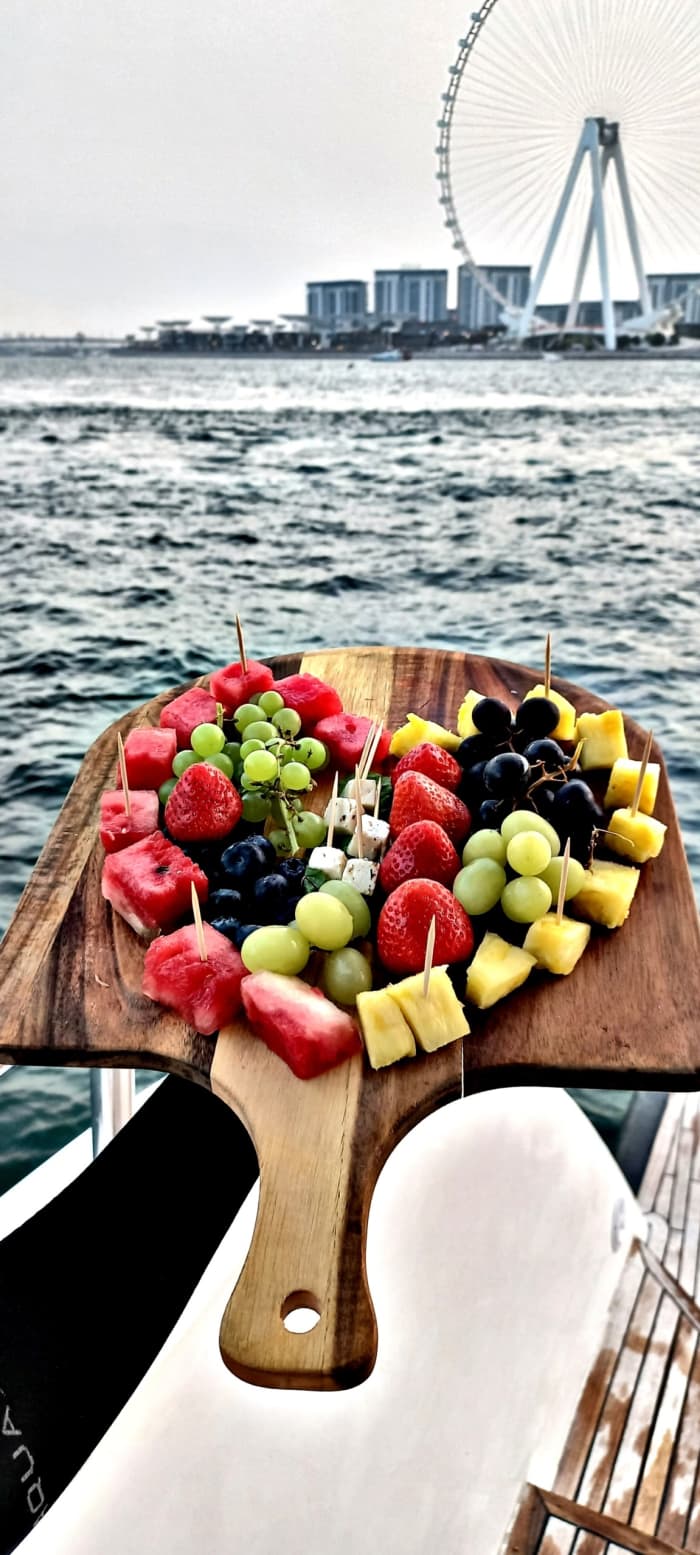 Enjoy a full day on a motorboat in Dubai
