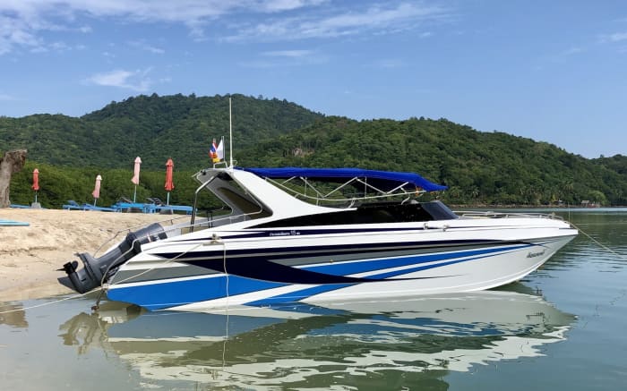 Een magische dag in het district Ko Samui op een motorboot.
