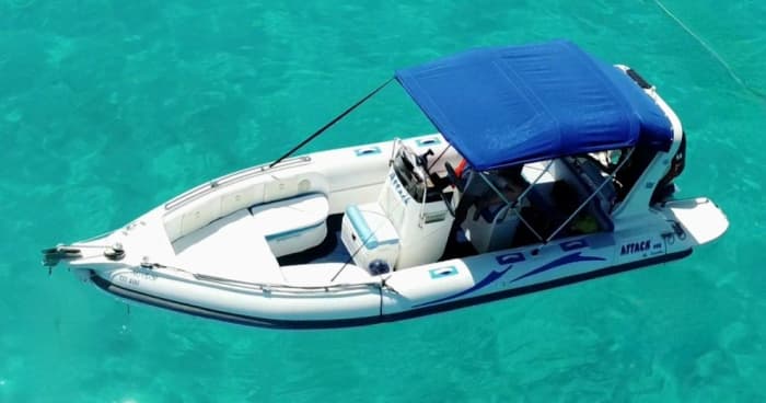 Excursión privada en barco alrededor de Syvota a motor.